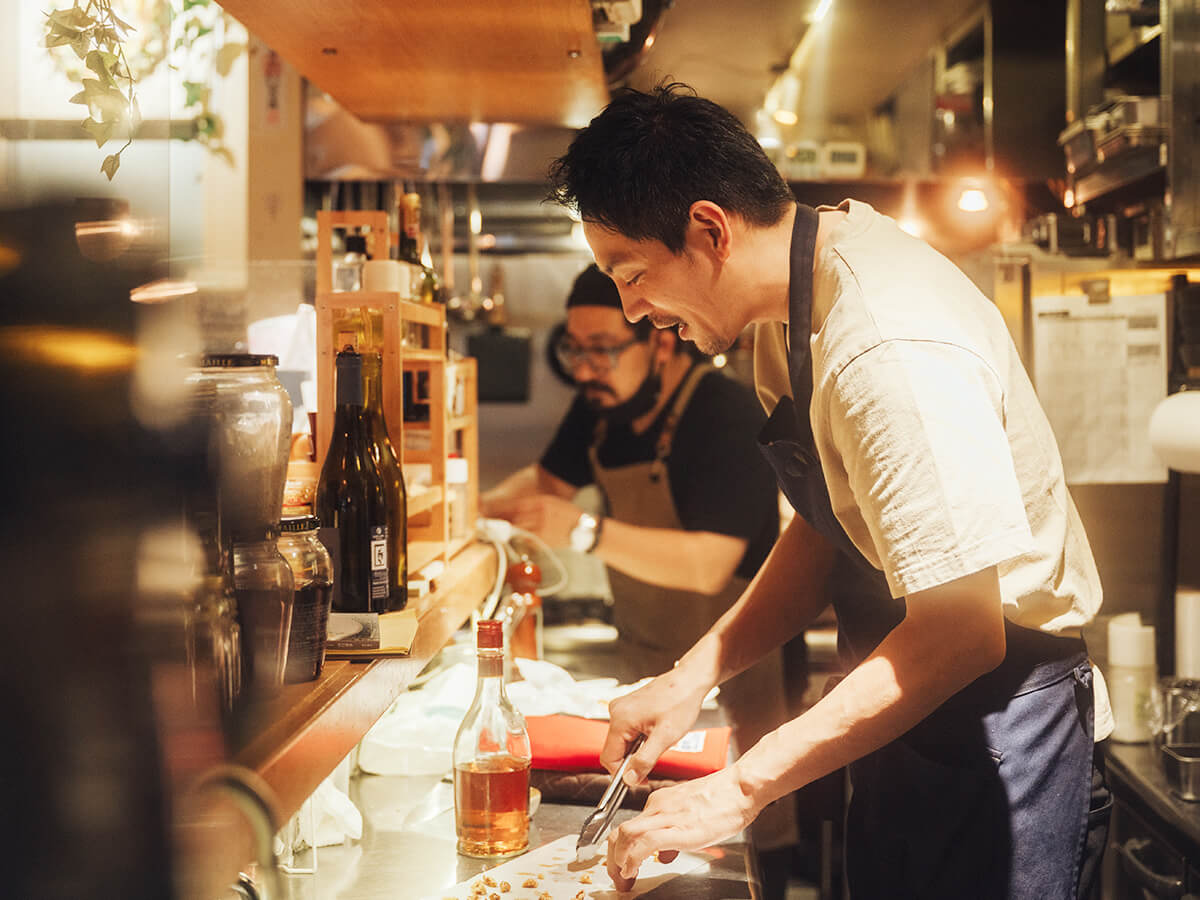 マッシュルームトーキョー 表参道ランチ メニューご提供時の厨房の風景