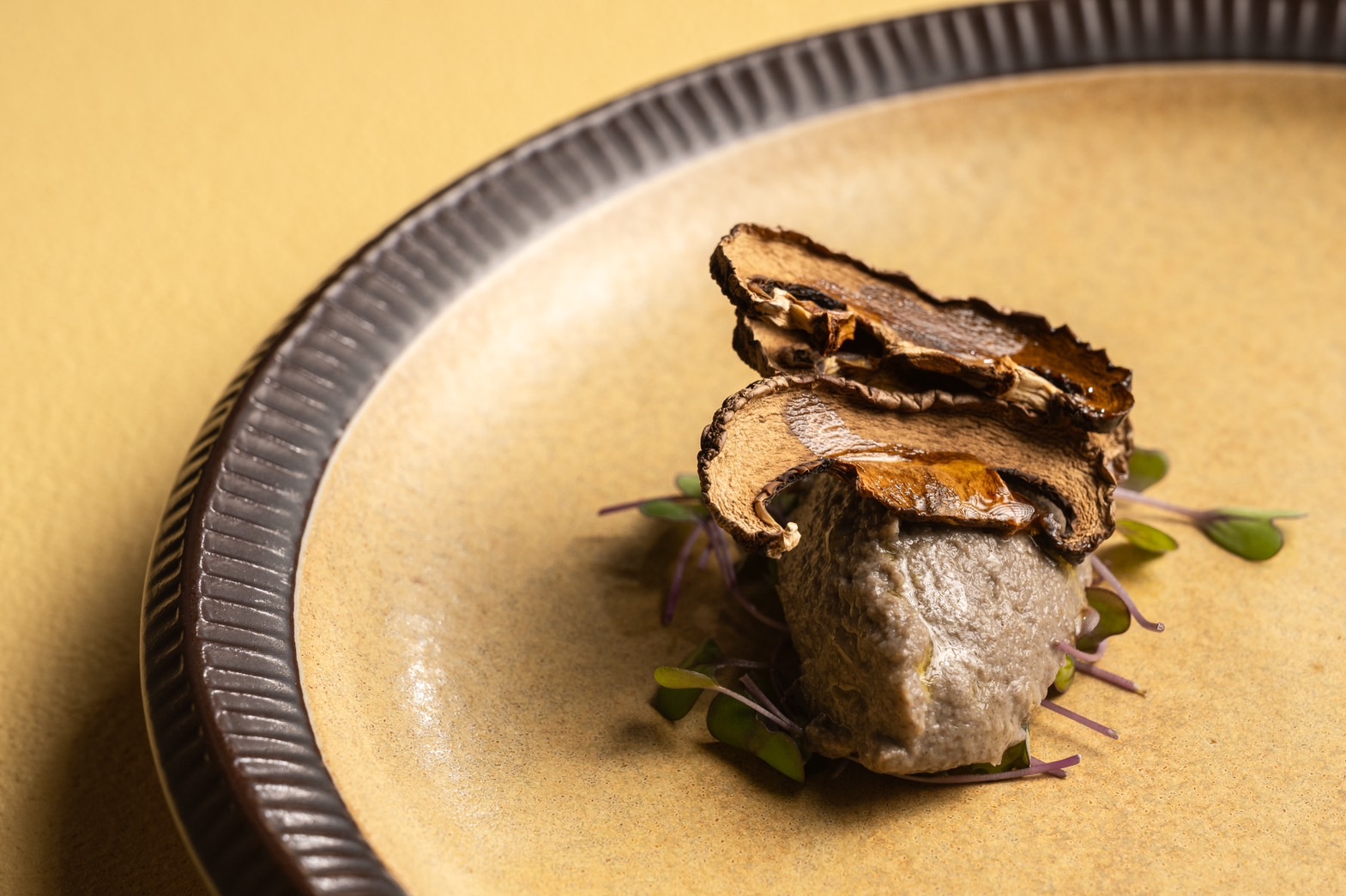 Crispy roasted mushroom with burdock paste