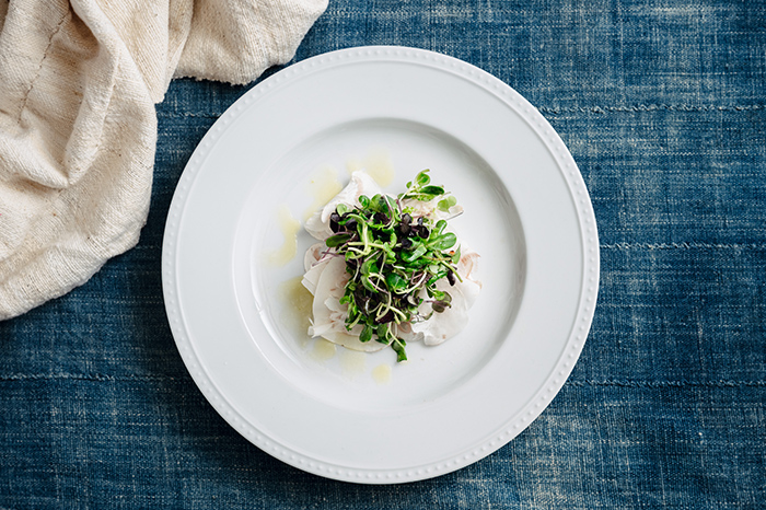 Mesclun of “Edomae- herbs” and fresh mushroom with Vinaigrette of “Niihime (Japanese rare citrus)” and green chili02