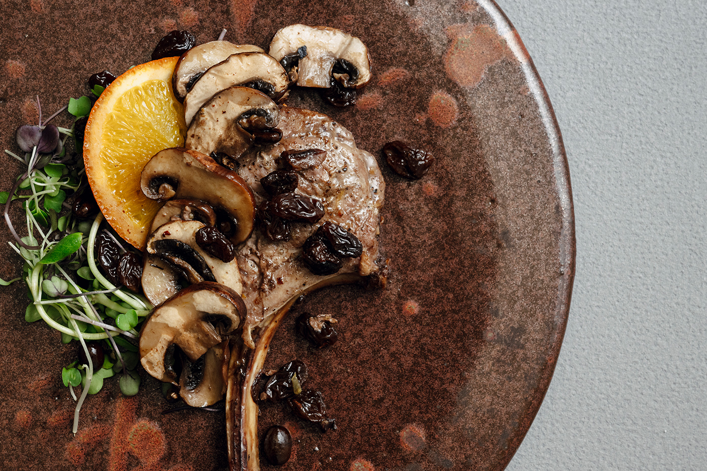 “SHEEP FREAKS” Tasmanian lamb chops with mushrooms and coffee orange flavor01