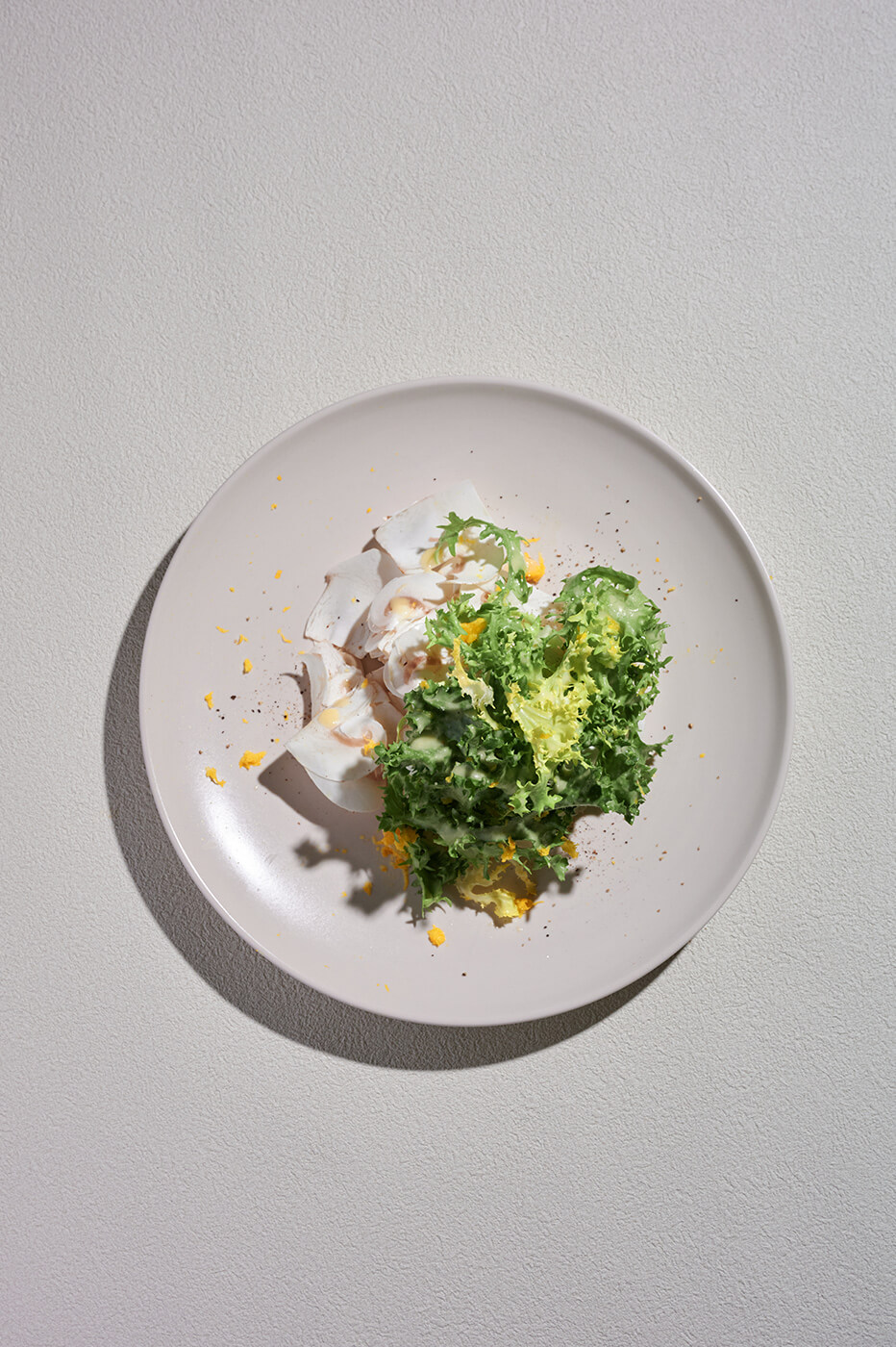 Thinly sliced fresh mushroom with endive, yuzu pepper vinaigrette01