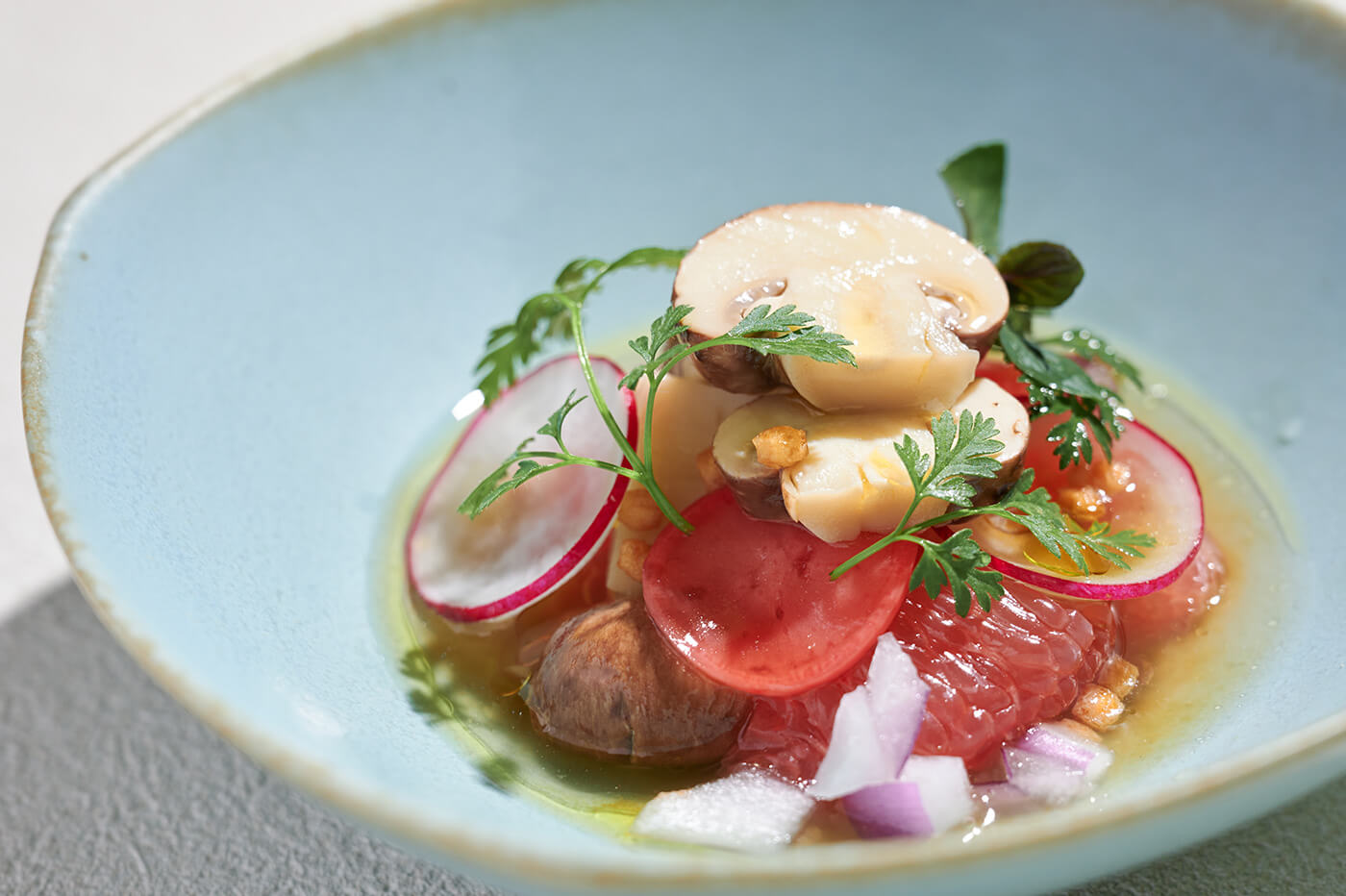Mushroom aguachile with green tea, mushrooms in oil and grapefruit03